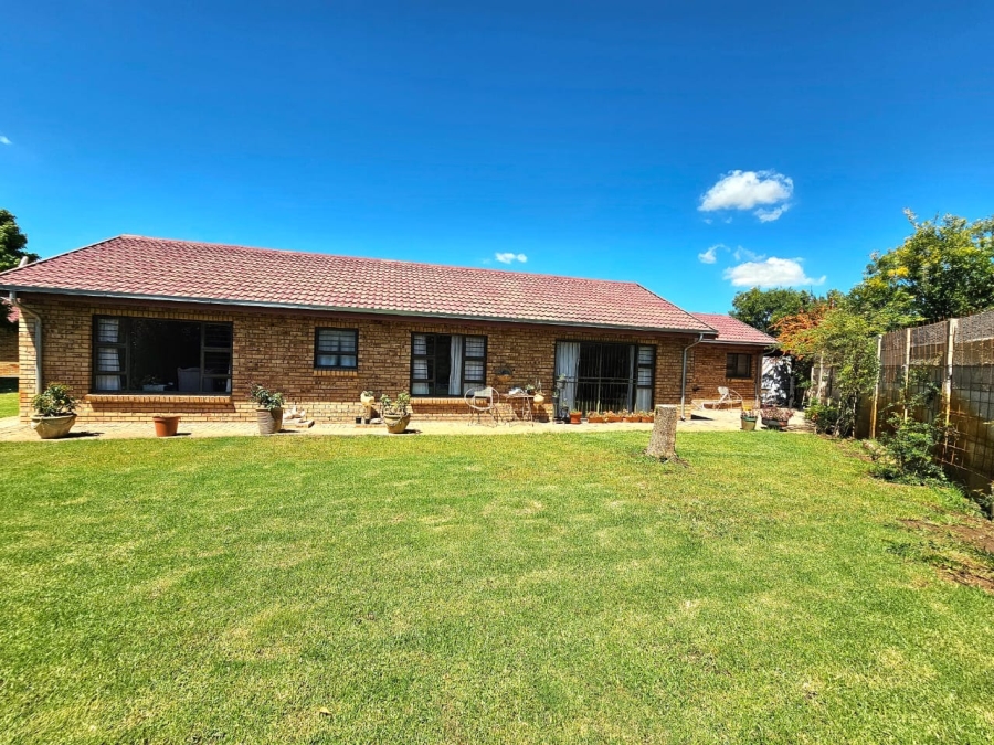 5 Bedroom Property for Sale in Miederpark North West